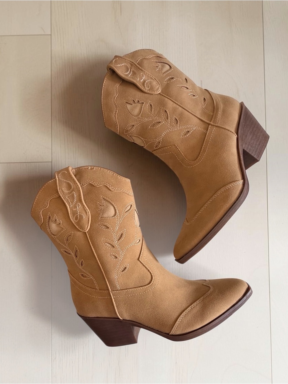NWOT Sam & Libby Flash Western Short Boots Acorn Size 7